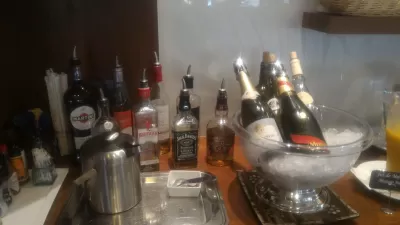 Primerjava Dostopa Do Letališča : Brezplačen šampanjec, hrana in pijače v TAHITI Airport Business Lounge